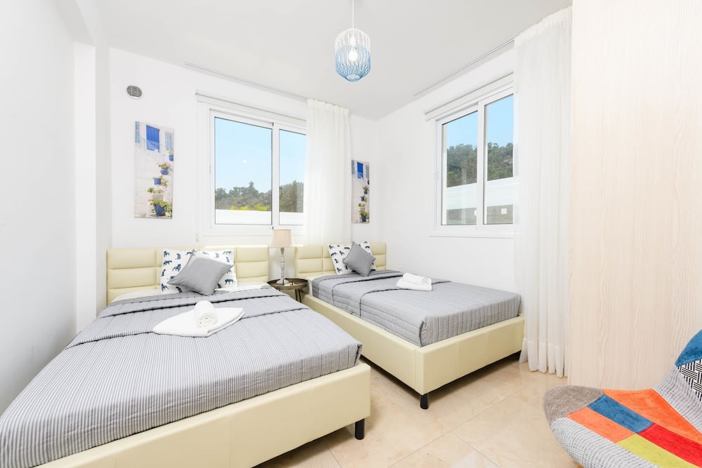 Green Bay Villa #13 5