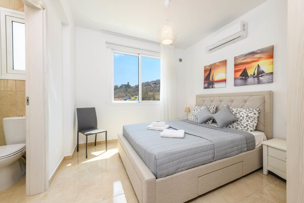 Green Bay Villa #13 4