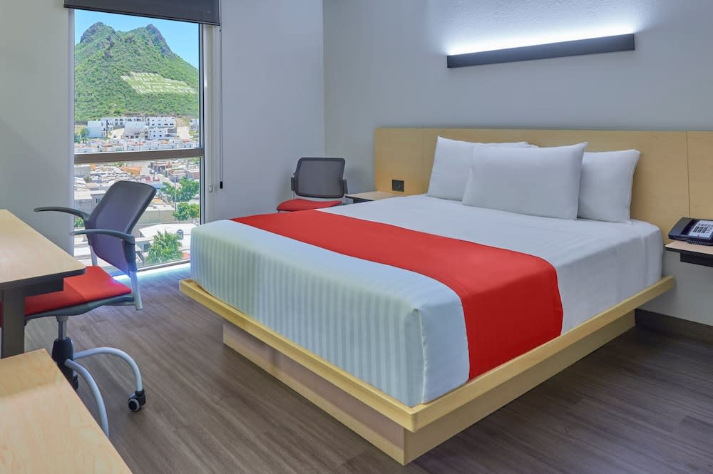 City Express by Marriott Guaymas 1