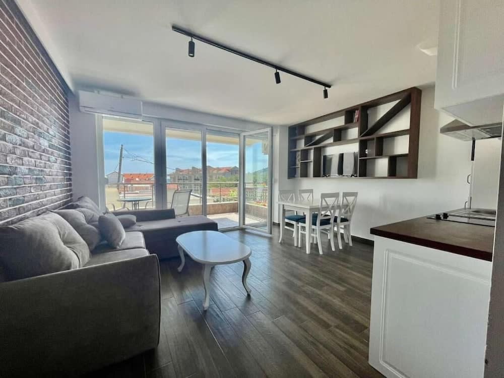 Bucanero Apartments Budva 1