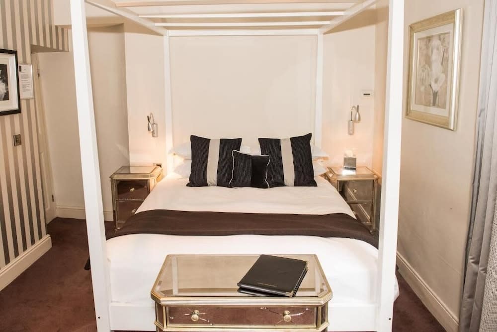 The Royal Hotel 2