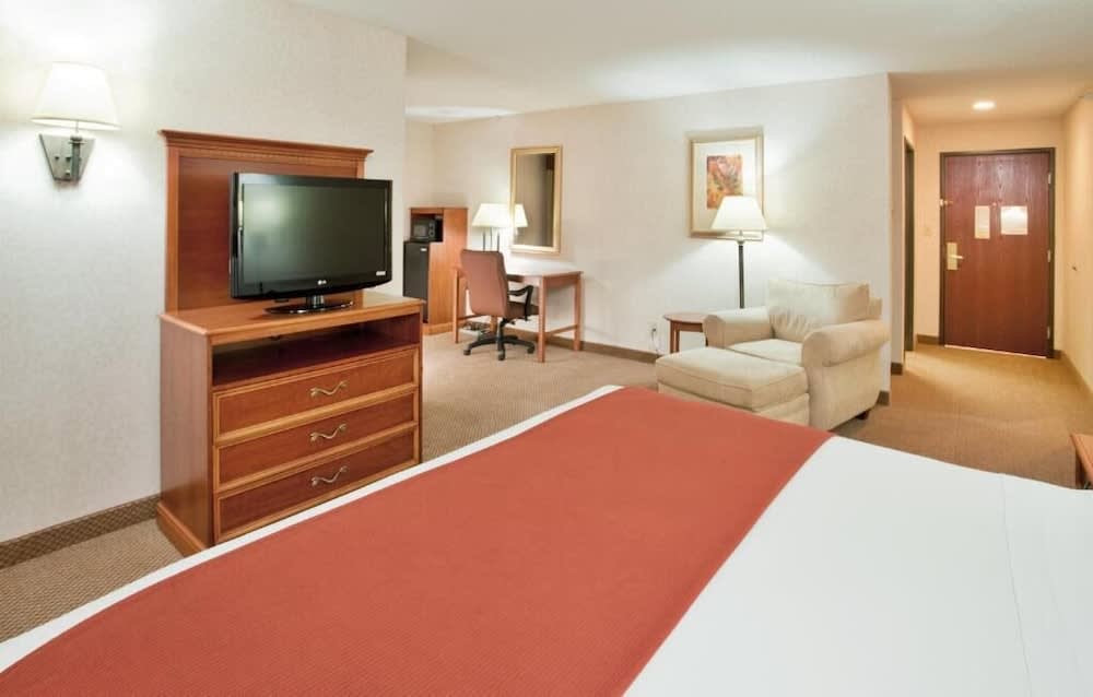 Seasons Inn & Suites Highland 2