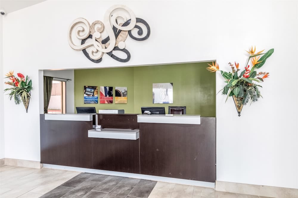 Studio 6 Arlington, TX 5