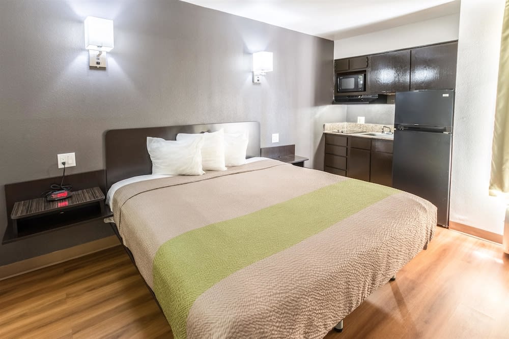 Studio 6 Arlington, TX 1