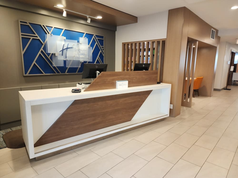 Holiday Inn Express & Suites IDAHO FALLS by IHG 2