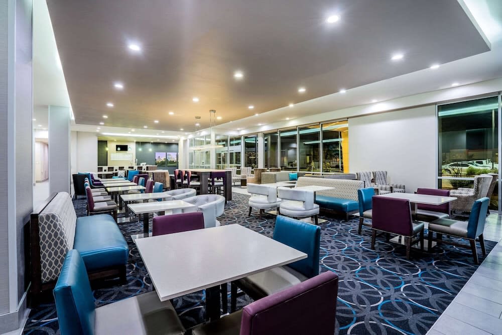 La Quinta by Wyndham Houston Cypress 2
