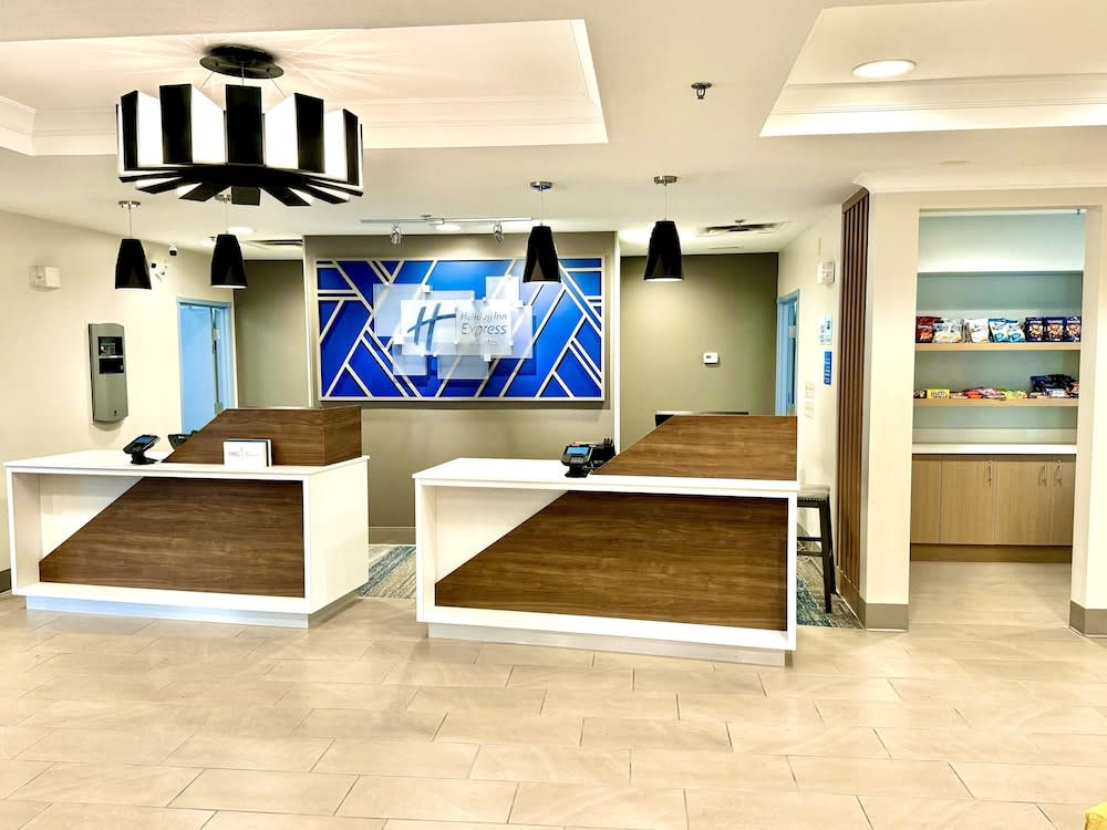 Holiday Inn Express & Suites Dewitt (Syracuse) by IHG 1