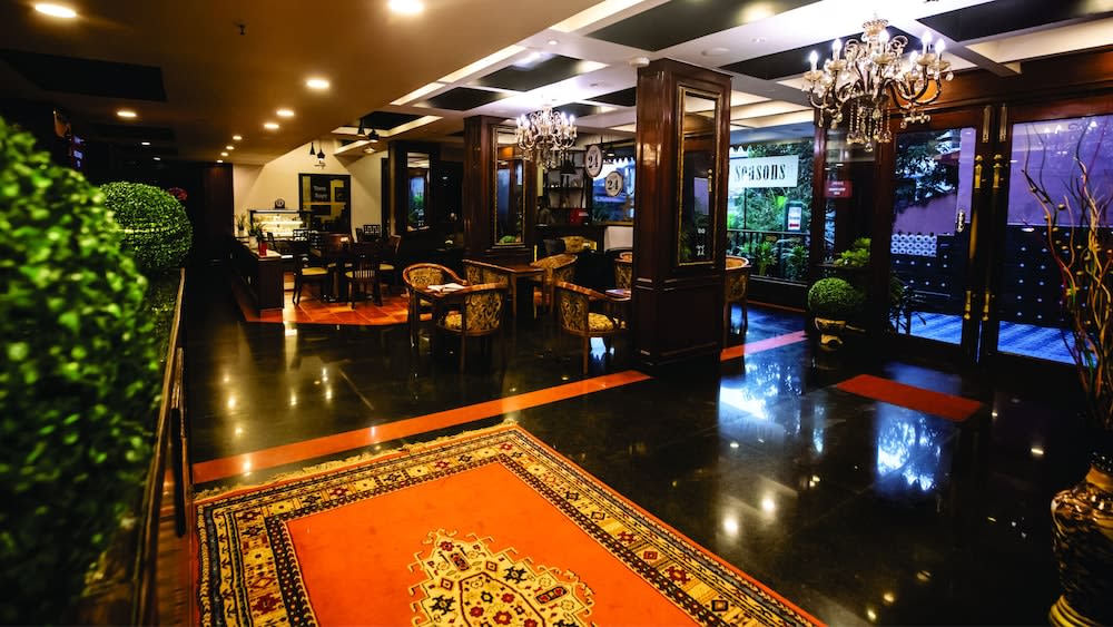 Seasons Hotels & Resorts 2