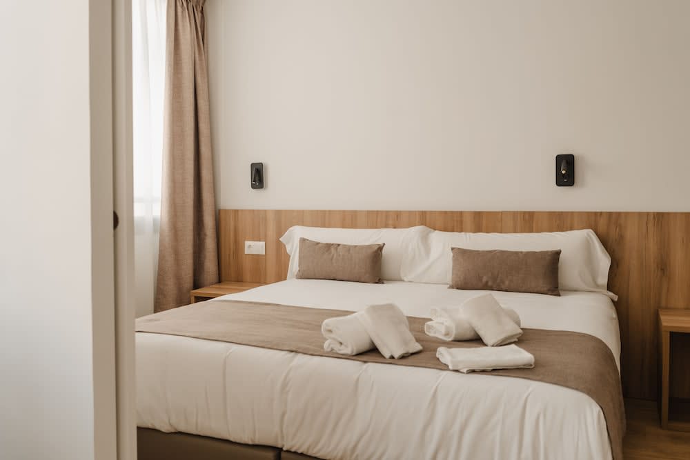 esZentrico Suites-Rooftop Bar & Pool 2