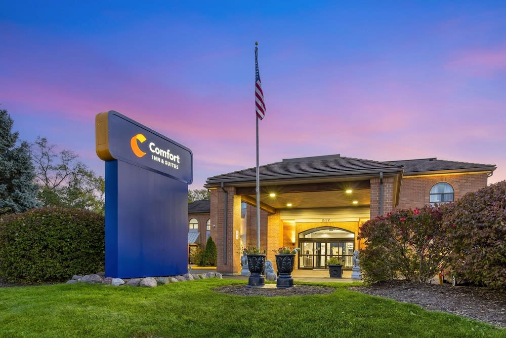 Comfort Inn & Suites Mundelein-Vernon Hills 1
