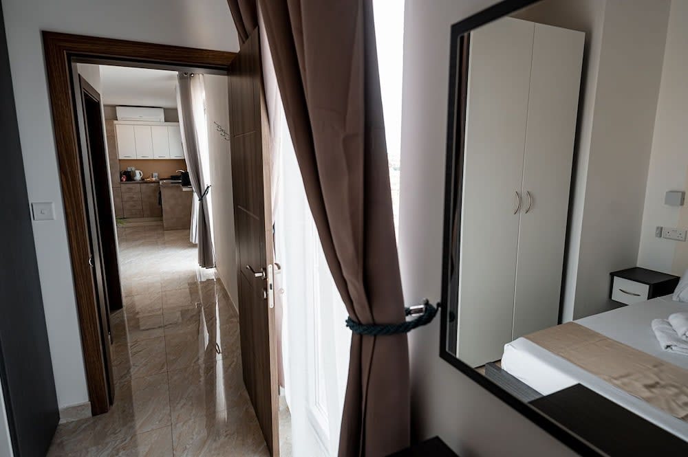 The Willows Penthouses with Jacuzzi 2