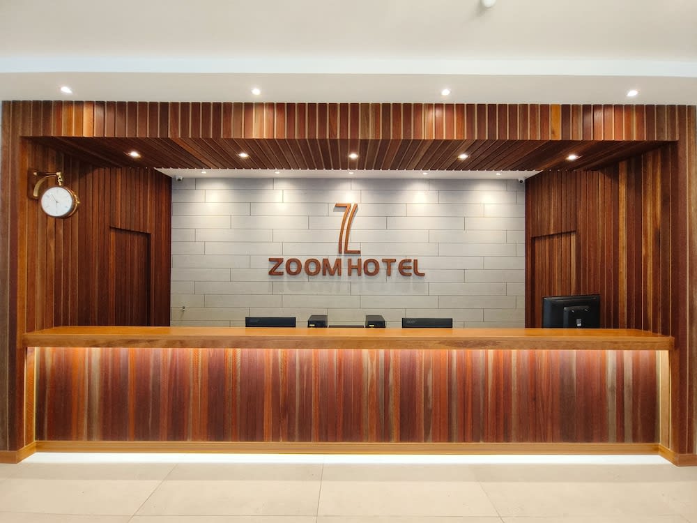 ZOOM HOTEL 2