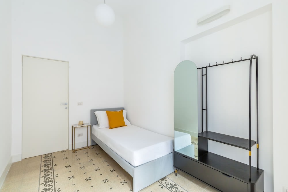 Piazza Amedeo Flat by Wonderful Italy 1