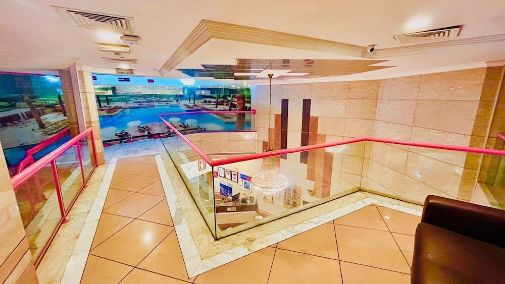 Queens Hotel Next Sabkha Bus Station 3