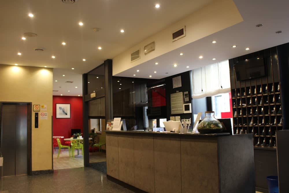 Club Hotel 2