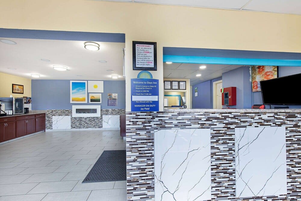 Days Inn by Wyndham Holladay 1