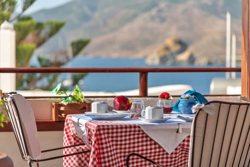 Stay Near the Waves in Grikos 1