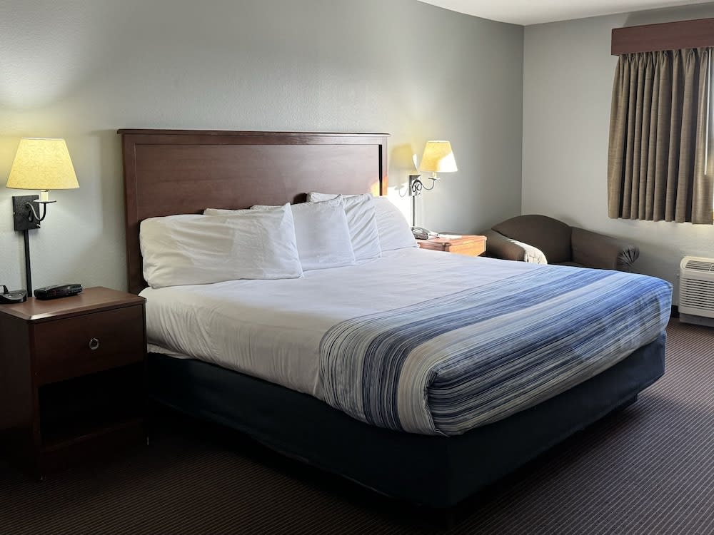 AmericInn by Wyndham Stillwater 5