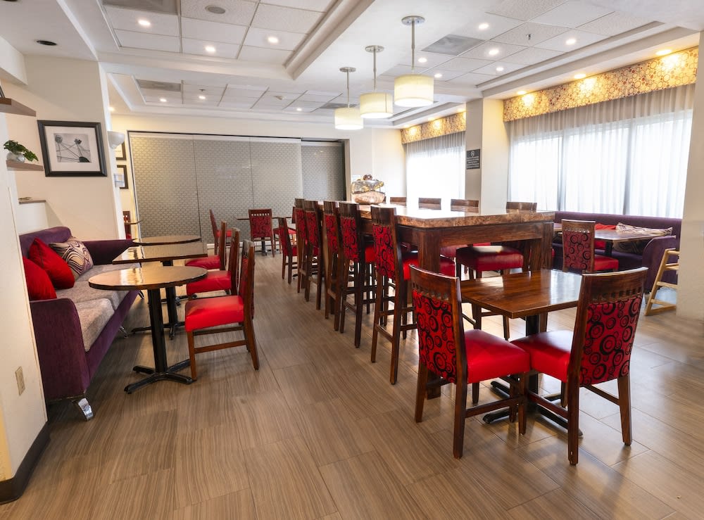 Hampton Inn by Hilton Guadalajara-Aeropuerto 5