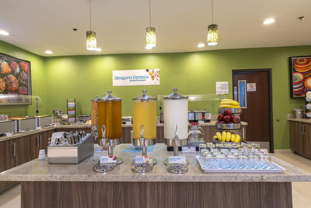 Holiday Inn Express GUADALAJARA AEROPUERTO by IHG 2