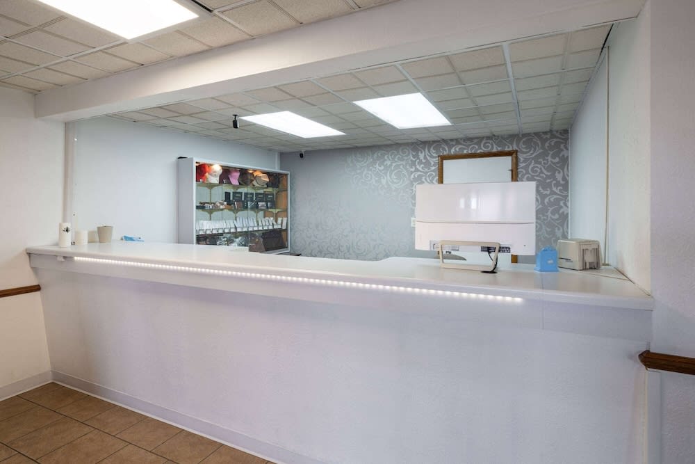 Travelodge by Wyndham Merrill 2