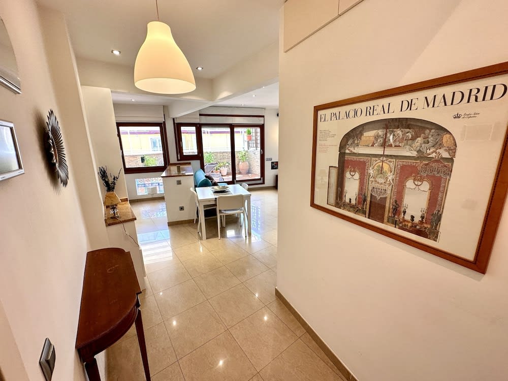 Far Home Gran Vía 1