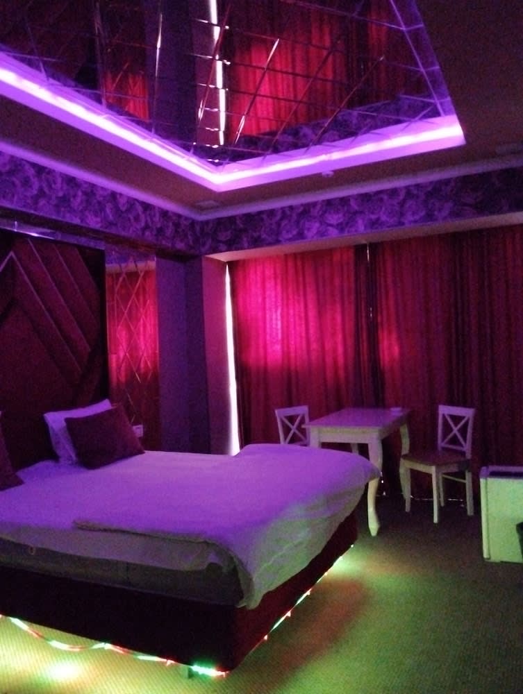 Continent Hotel 2