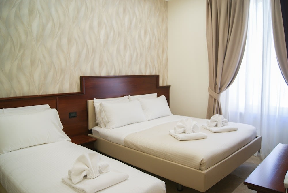 Glam Luxury Rome 2