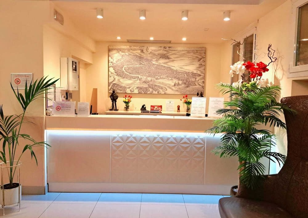 Hotel Laguna Residence 2