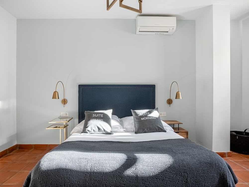 Limehome Granada Calle Sta. Ana 5