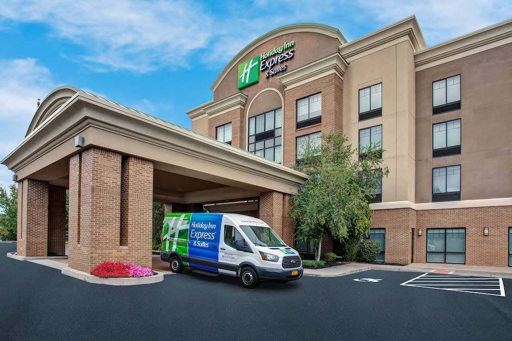 Holiday Inn Express & Suites Rochester Webster by IHG 1