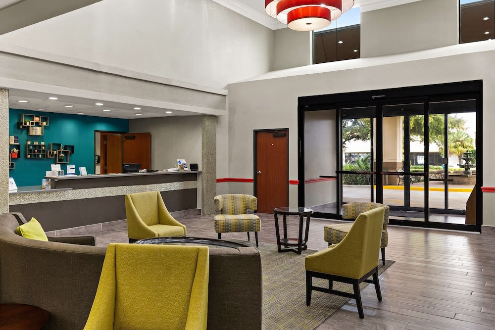 Best Western Galleria Inn & Suites 2