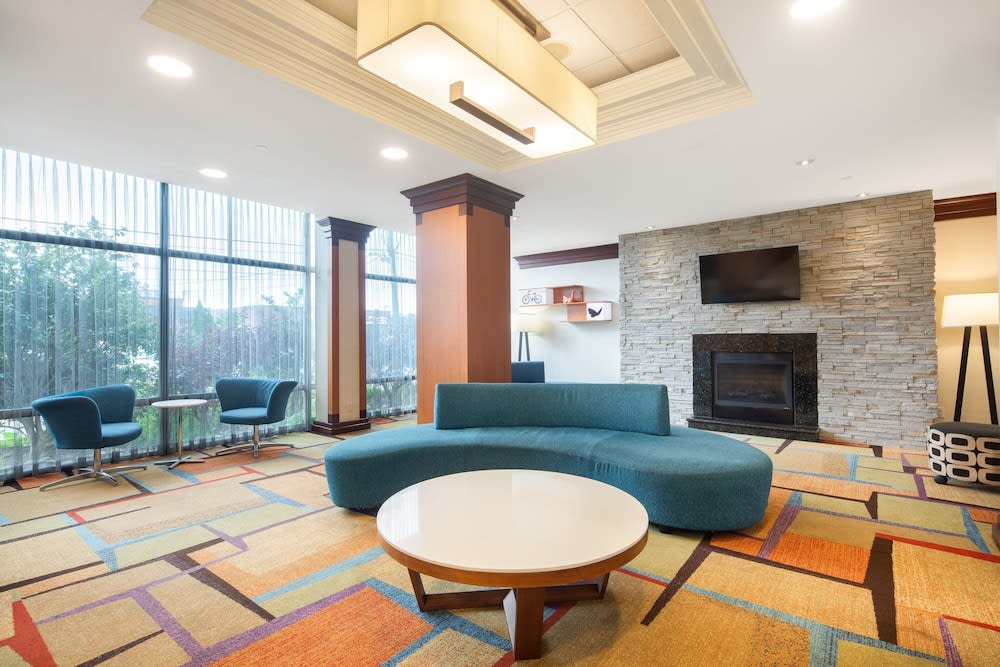 Fairfield Inn & Suites by Marriott Toronto Airport 2