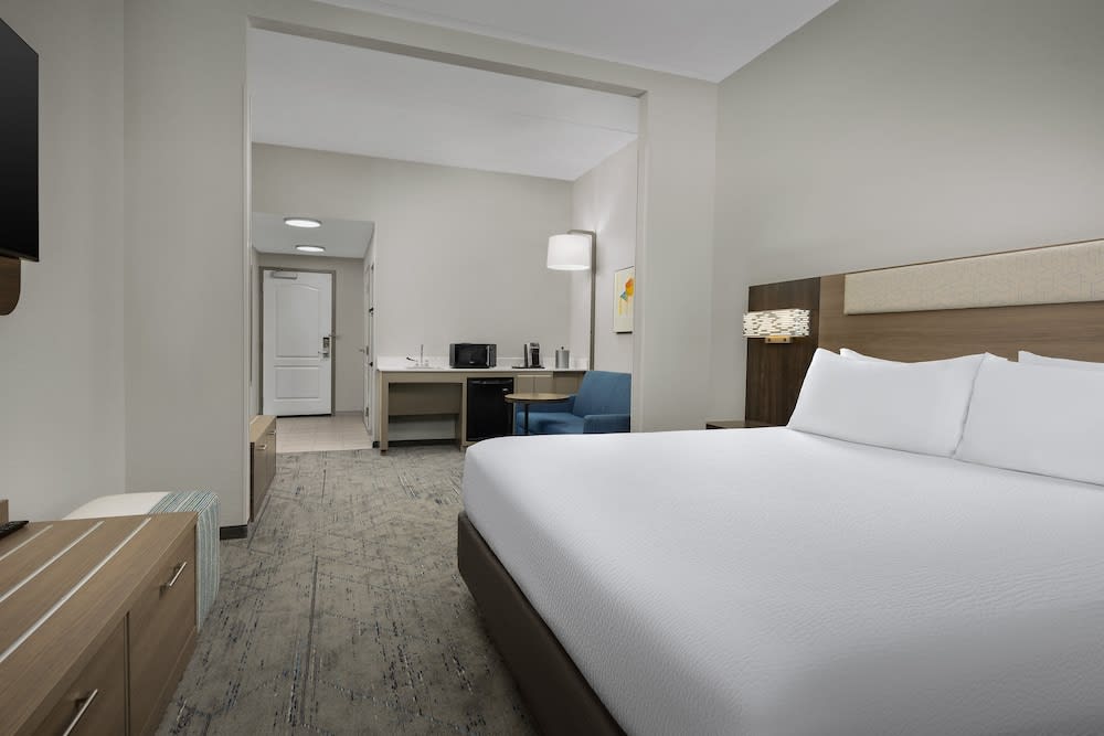 Holiday Inn Express Hotel & Suites Greensboro Airport Area by IHG 4