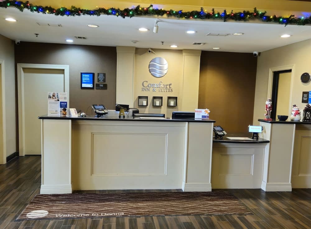 Comfort Inn & Suites Donna near I-2 2