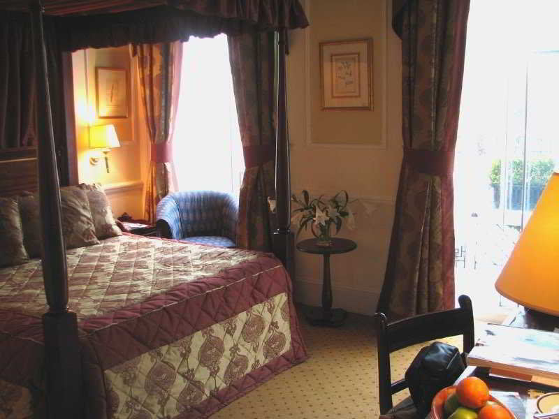 Grange Blooms Hotel 1