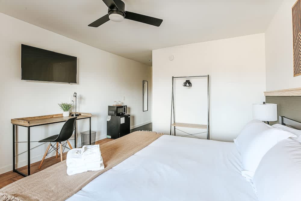 Grey Pine Lodge 2