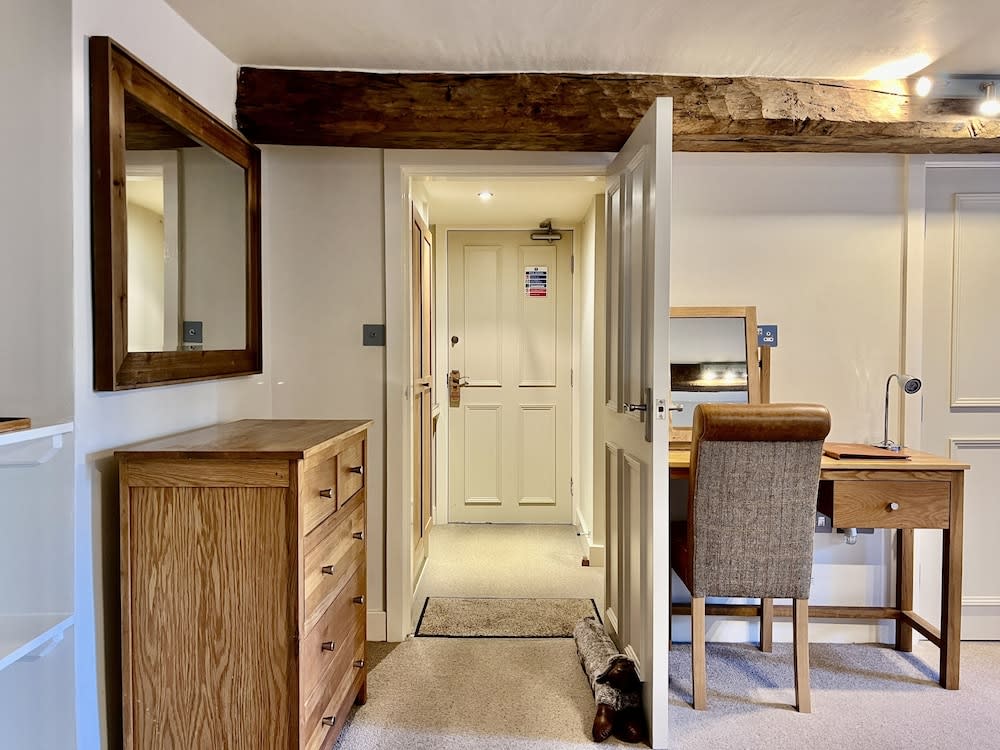 Castle Cottage Inn 2