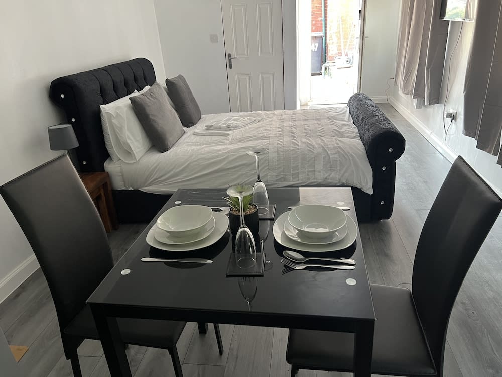 The Lodge Oldham 2