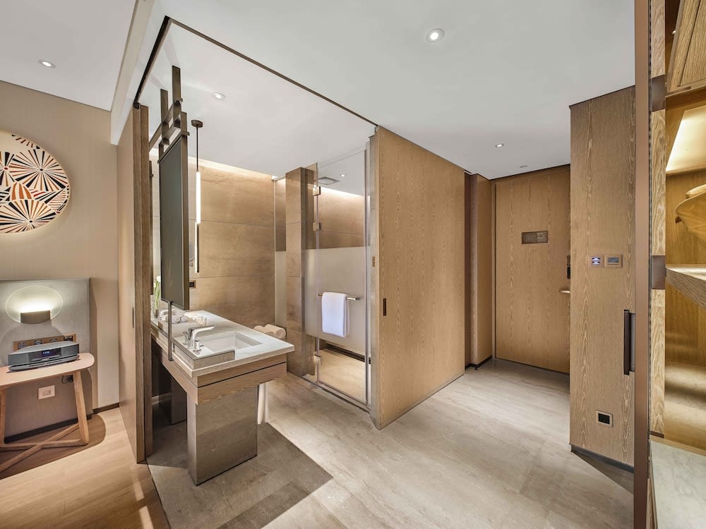 Vignette Collection Hangzhou Huaxia Center Hotel by IHG 4