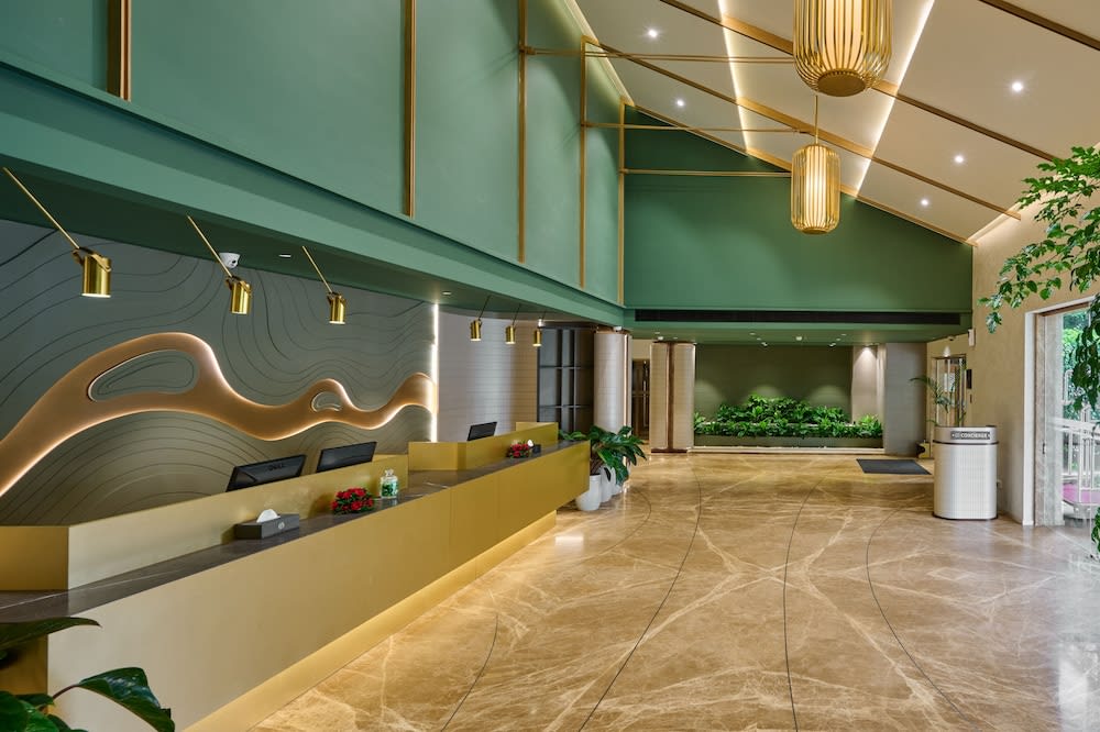 Flora Airport Hotel and Convention Centre Kochi 2