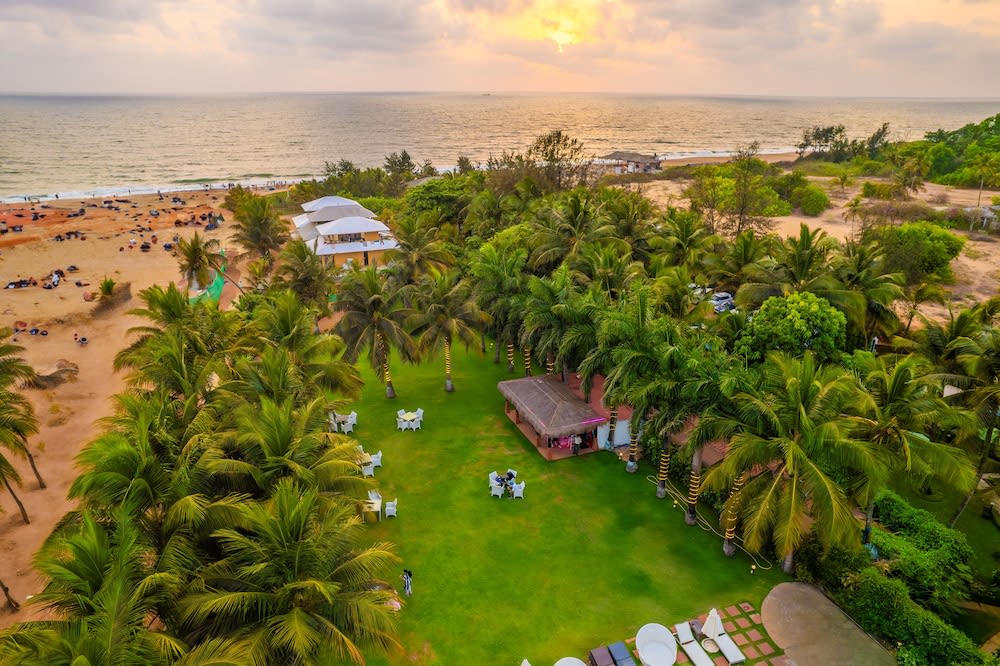 O Hotel Goa, Candolim Beach 1