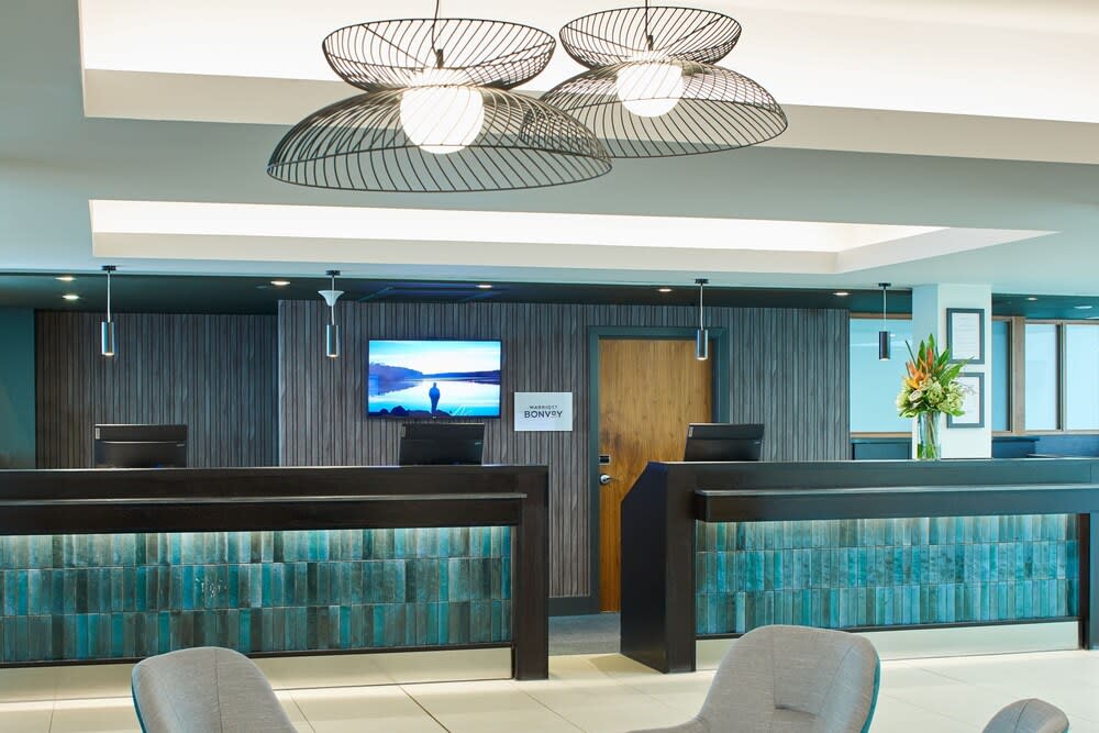Courtyard by Marriott London Gatwick Airport 2