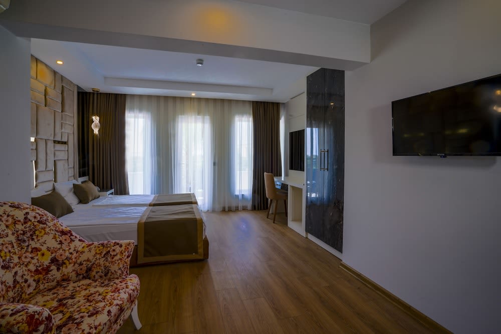 Lara Garden Hotel 2