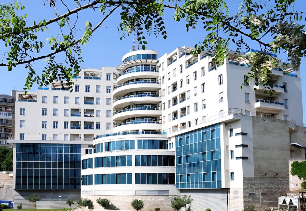 Kings Park Hotel 1