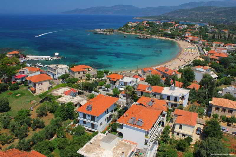 Nikas Rooms & Apartments 5