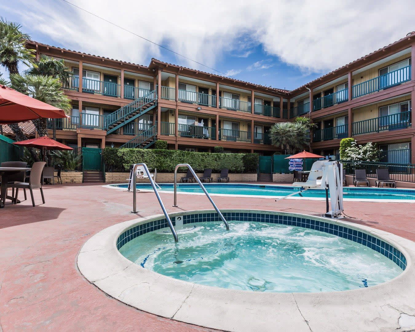 818 Hotel + Pool, Ascend Hotel Collection 5