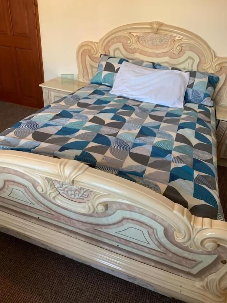 Busy Bee - Guest House - Self Service 4