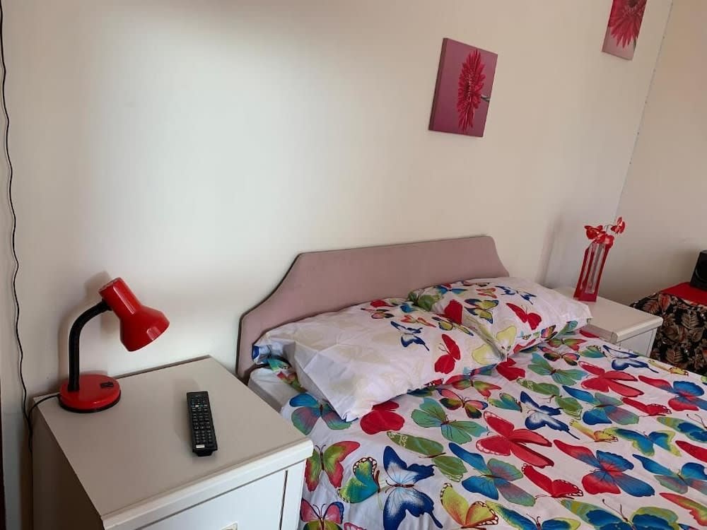 Busy Bee - Guest House - Self Service 5