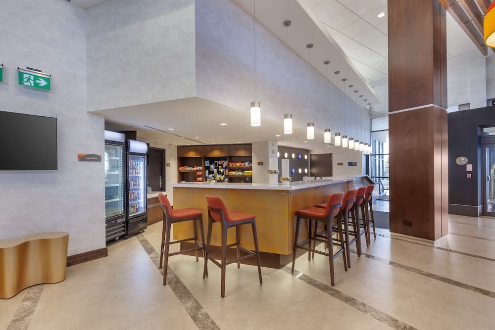 GLō Best Western Mississauga Corporate Centre 2